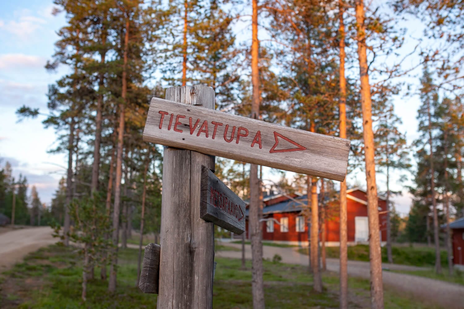 Kyltti, jossa lukee Tievatupa.